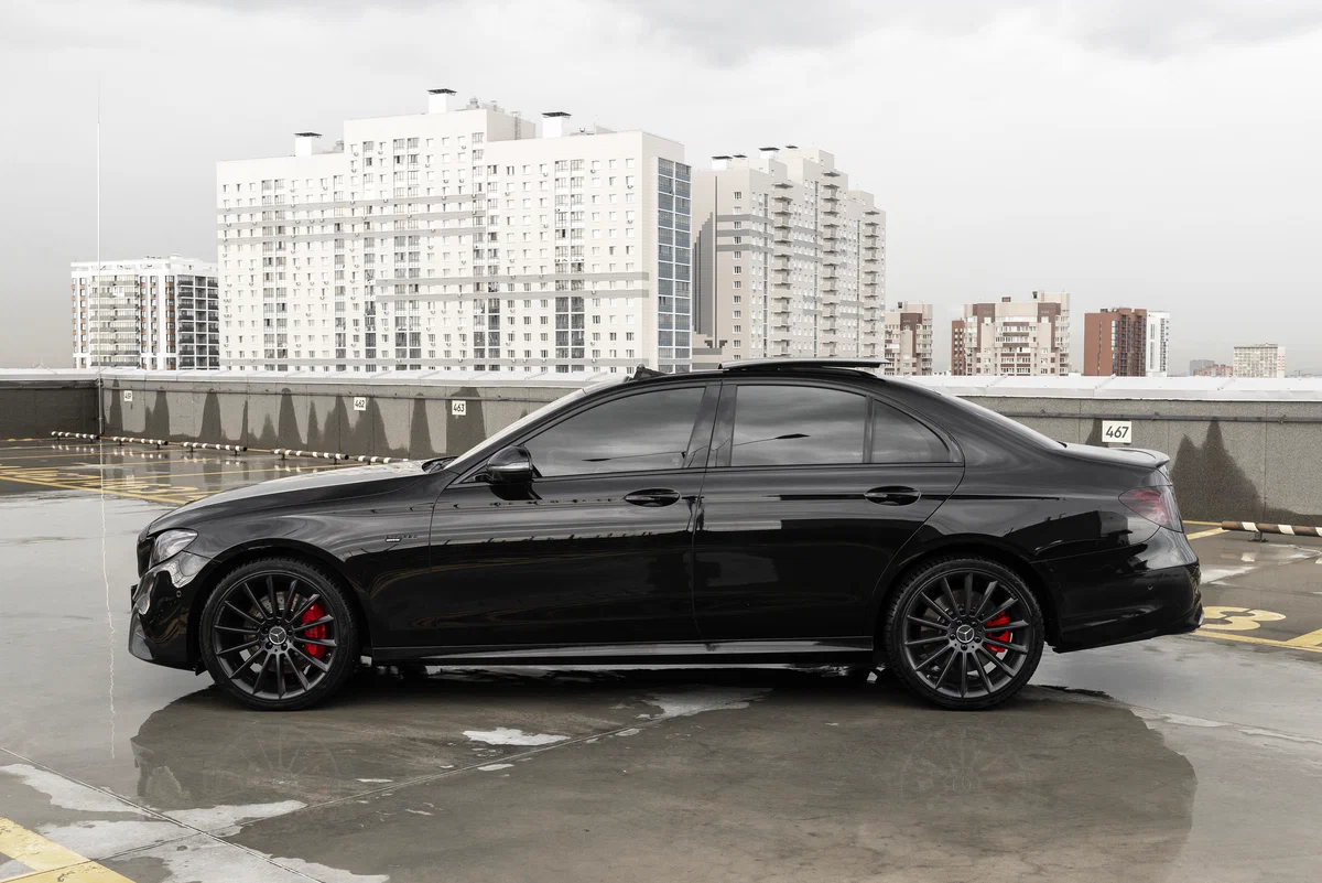 Аренда Mercedes E-klasse AMG